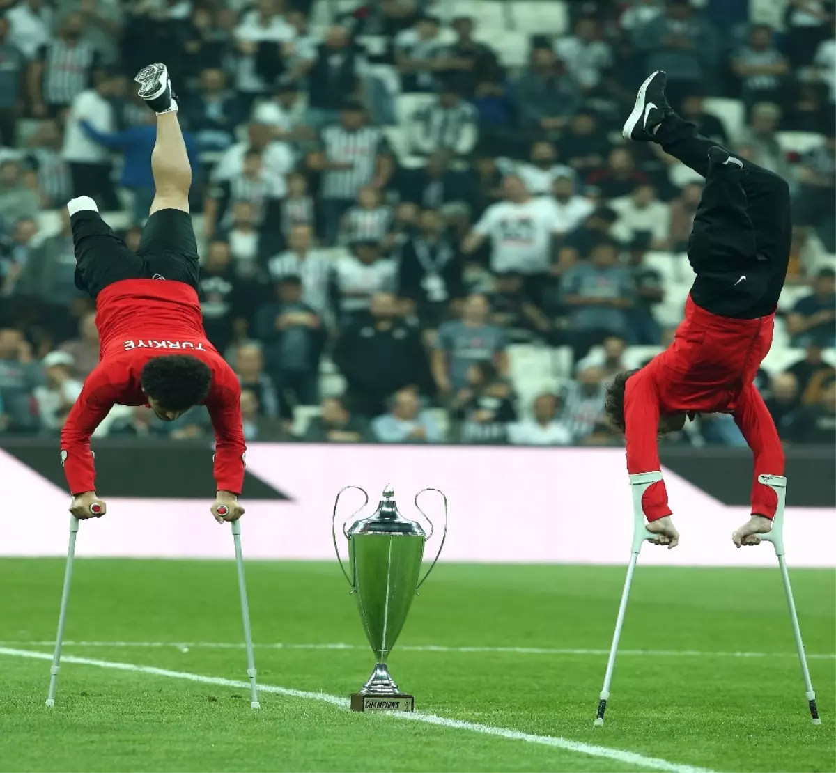 Ampute Milli Takımı Vodafone Park\'ta