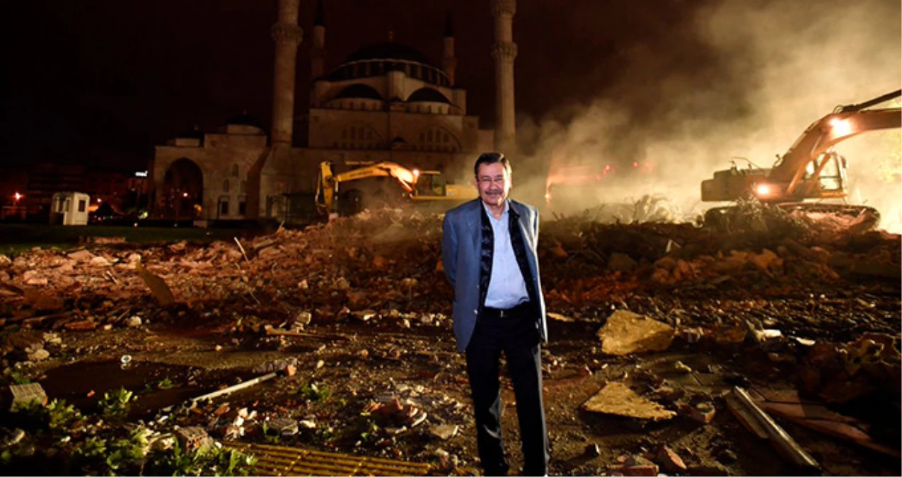 Ankara\'da Melih Gökçek Devri Son Erdi! 3 Parti, 5 Seçim, Toplam 23 Yıl