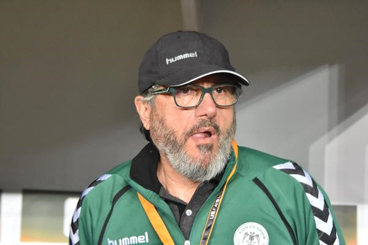 Atiker Konyaspor, Teknik Direktör Mustafa Reşit Akçay ile Yollarını Ayırdı