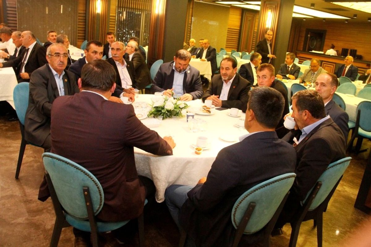 Başkan Vekili Özak, 243 Köy Muhtarı ile Bir Araya Geldi