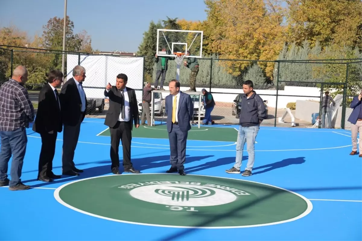 Basketbol Sahası Yenilendi