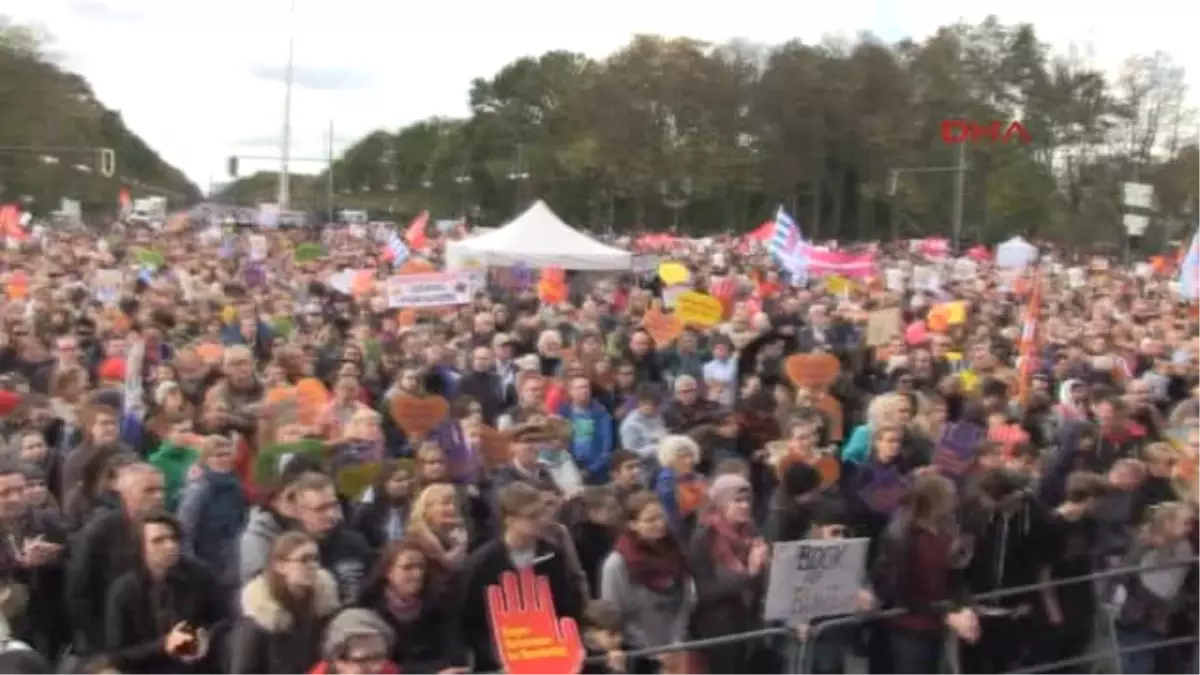 Berlin\'de Irkçı Parti Afd Karşıtı Büyük Miting