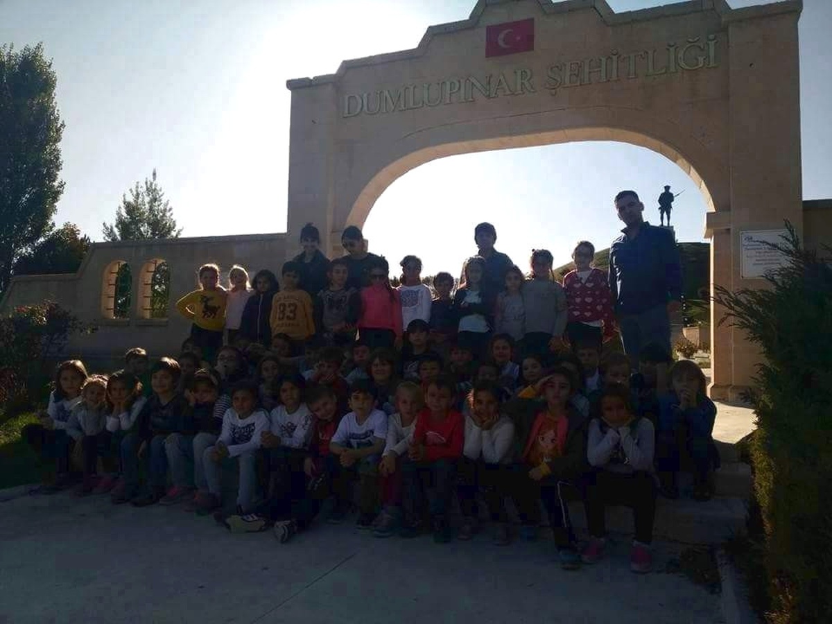 Dumlupınar Şehitliği\'ne Ziyaretçi Akını