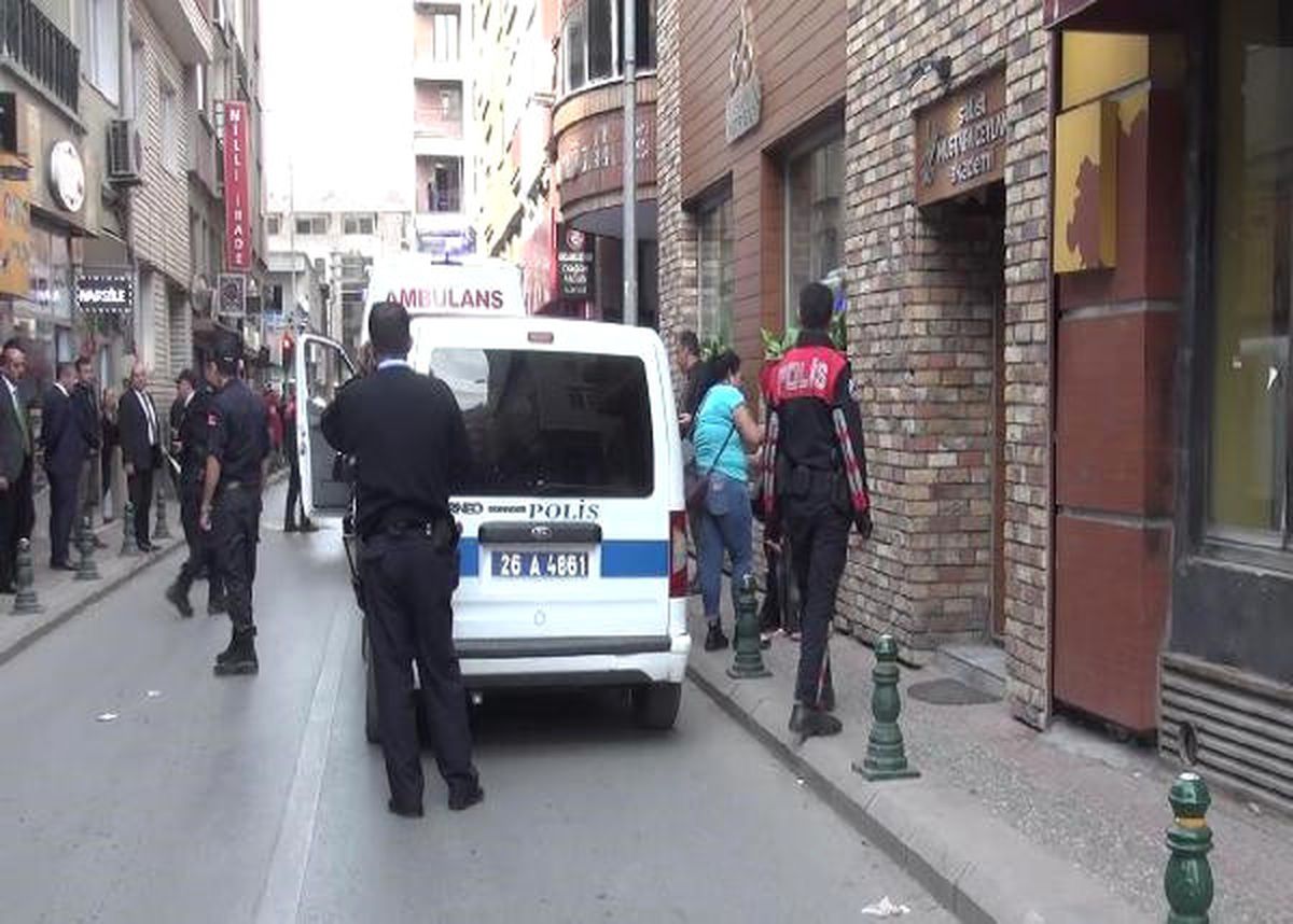 Eskişehir\'de Masaj Salonunda Kurusıkı Tabancalı Kavga