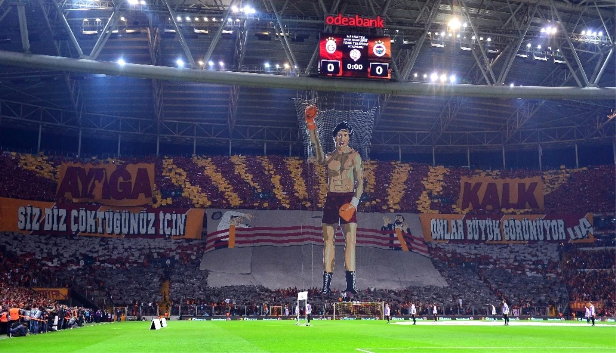 Galatasaray Taraftarından Rocky Balboa Kareografisi