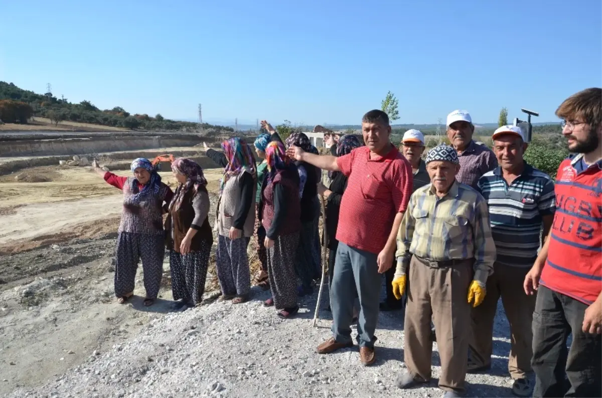 İzmir-İstanbul Otoyolu\'nun Geçtiği Mahallede Yol Tepkisi