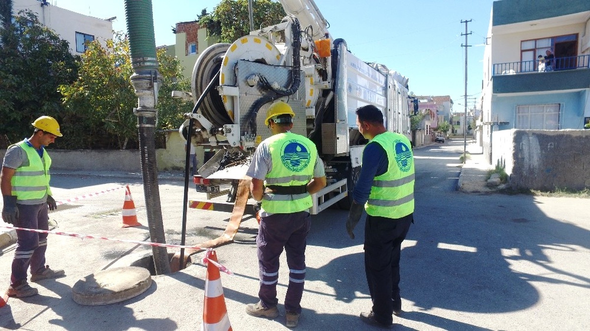Meski Izgara ve Kanal Temizlik Çalışmalarını Sürdürüyor