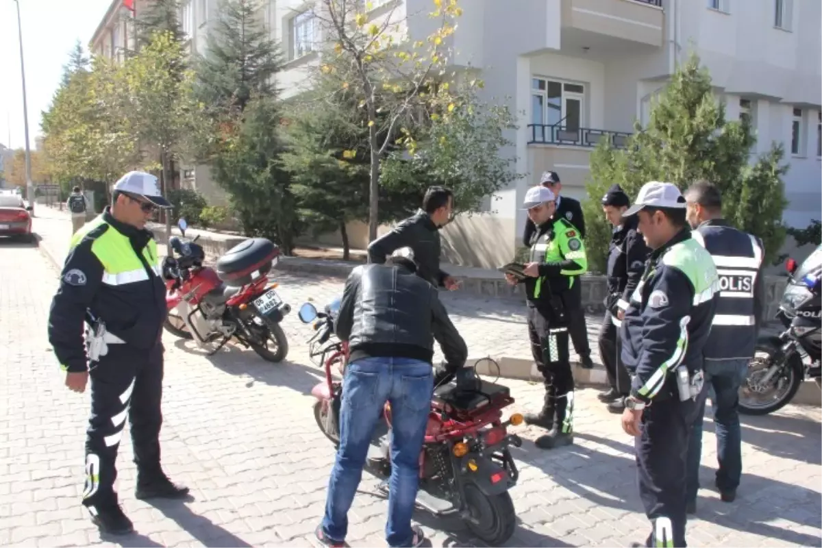 Nevşehir\'de 18 Motosiklete 13 Bin 443 Lira Para Cezası Kesildi