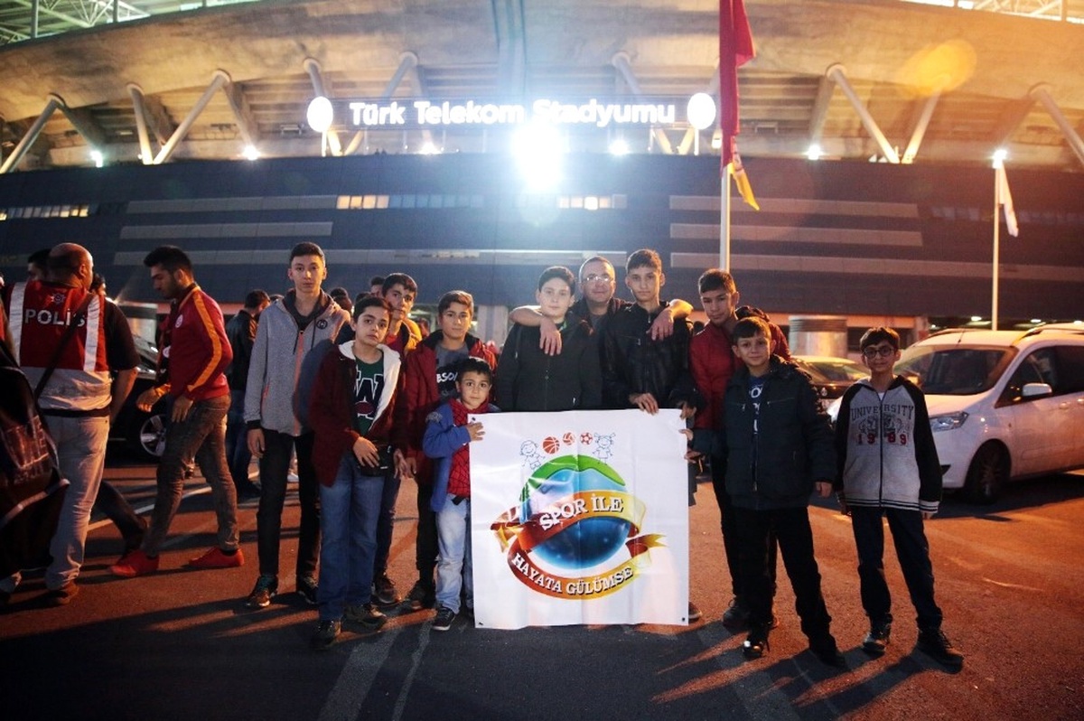 Nevşehirli Çocuklar Derbiyi Tribünden İzledi