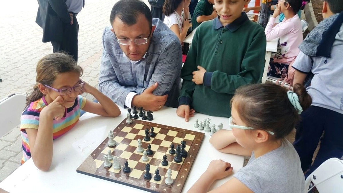 Umurbey Belediyesi 29 Ekim Cumhuriyet Satranç Turnuvası Başladı