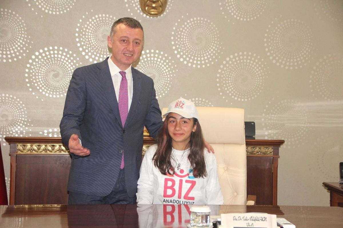 Valilik Koltuğuna Oturan Öğrencilerin Tek İstedikleri Eğitim Sistemi ve Teog\'un Değiştirilmemesi...