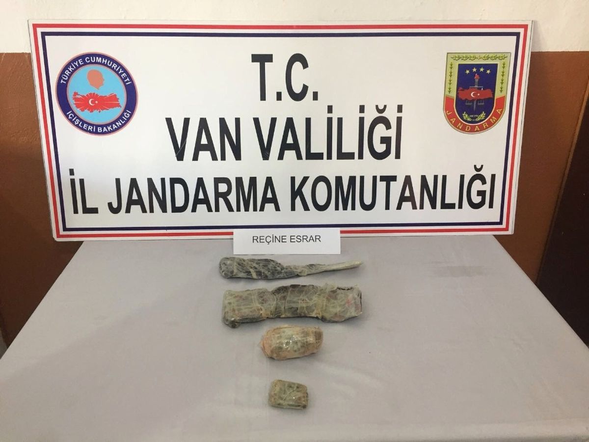 Afgan Uyruklu Şahsın Üzerinden 1 Kilo Esrar Çıktı
