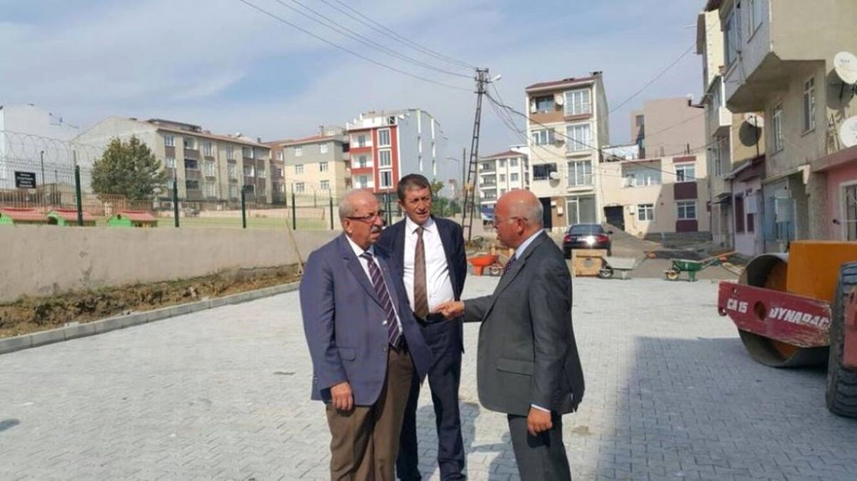 Albayrak, Çınarlı Mahallesinde Çalışmaları İnceledi