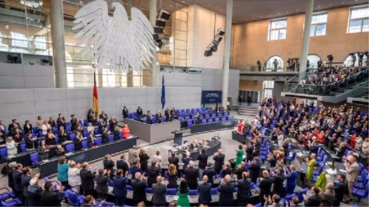 Almanya\'da Yeni Seçilen 19. Federal Meclis İşbaşı Yaptı