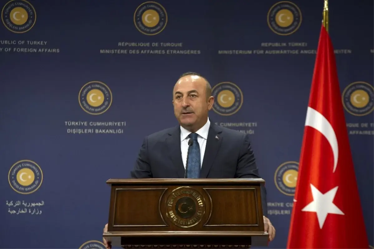 Bakan Çavuşoğlu\'ndan Yunan Gazeteciye Tokat Gibi Cevap