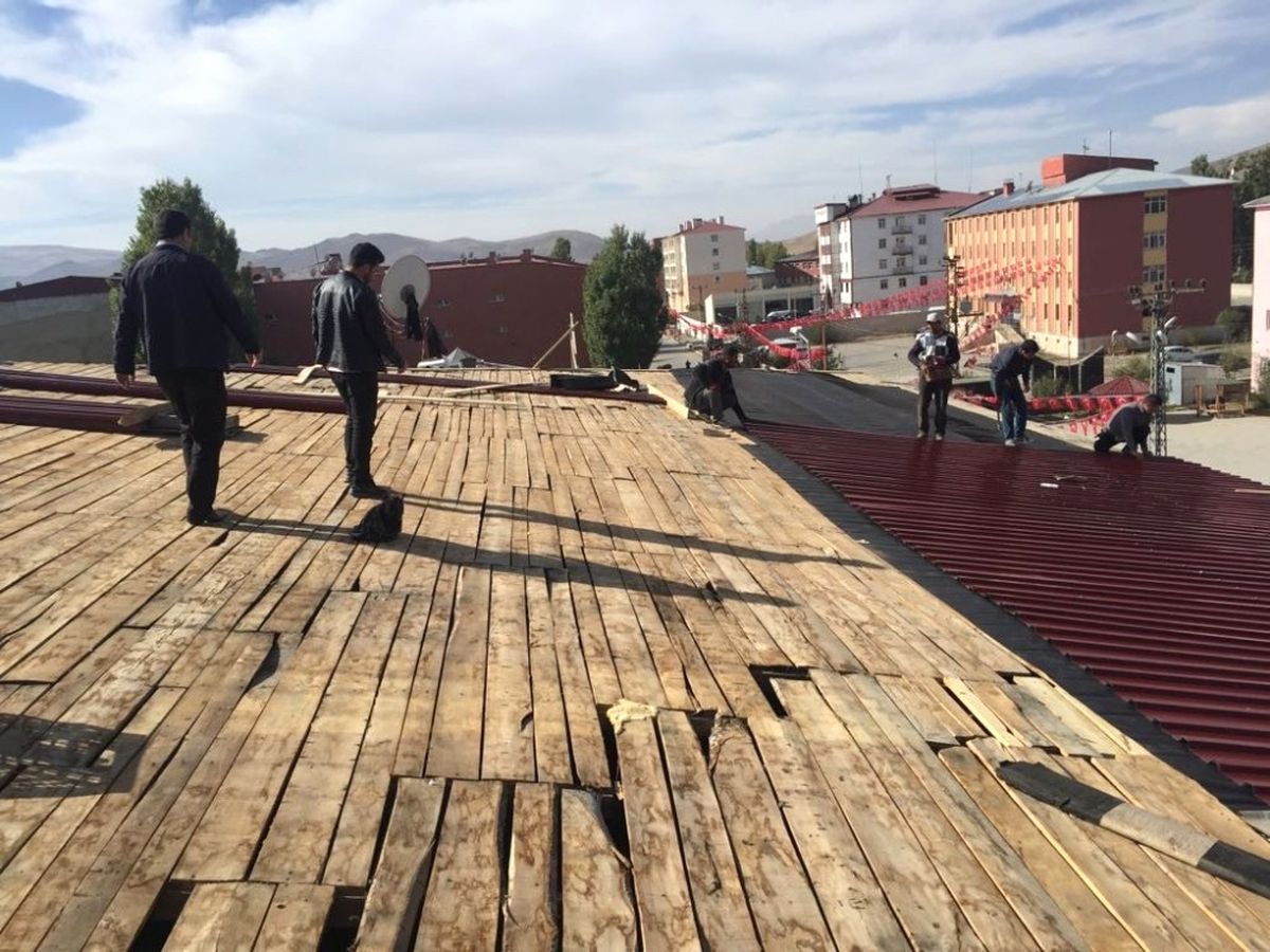 Çaldıran Öğretmenevinde Onarım Çalışması