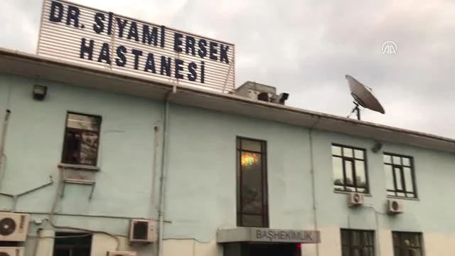 istanbul kadikoy de hastane bahcesinde silahli catisma 4 yarali