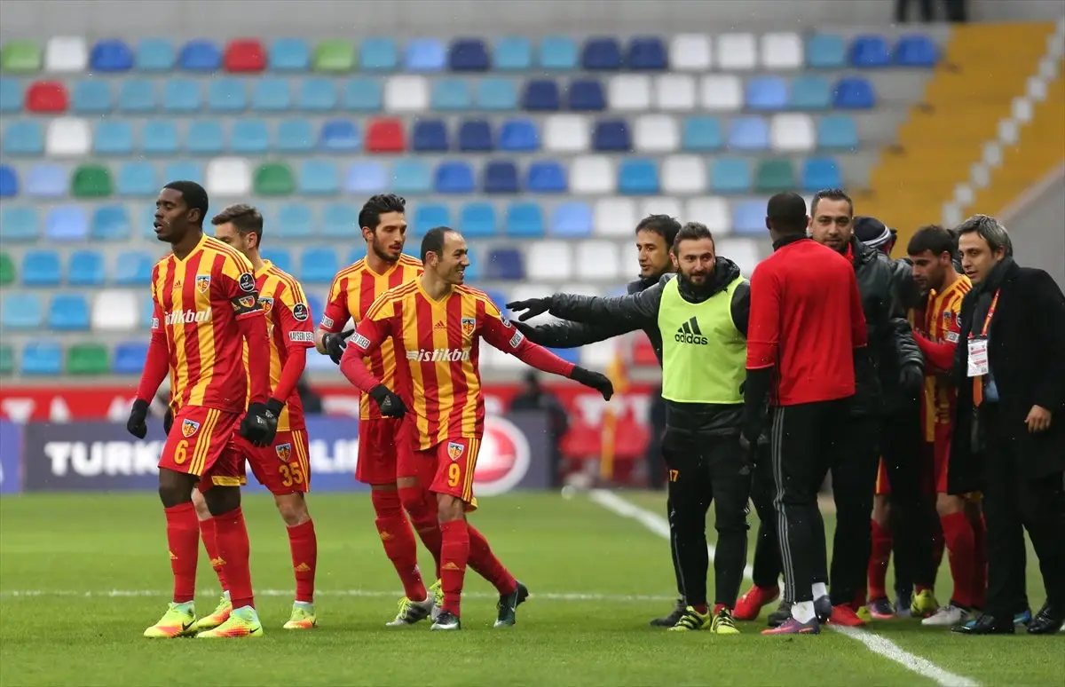 Kayserispor Bu Sezon Evinde Oynadığı 5 Maçta da Mağlubiyet Yüzü Görmedi