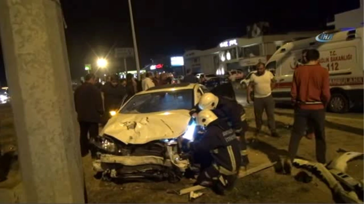 Kırmızı Işıkta Durmayan Aşırı Hızlı Araç Kaza Yaptı: 1 Ölü