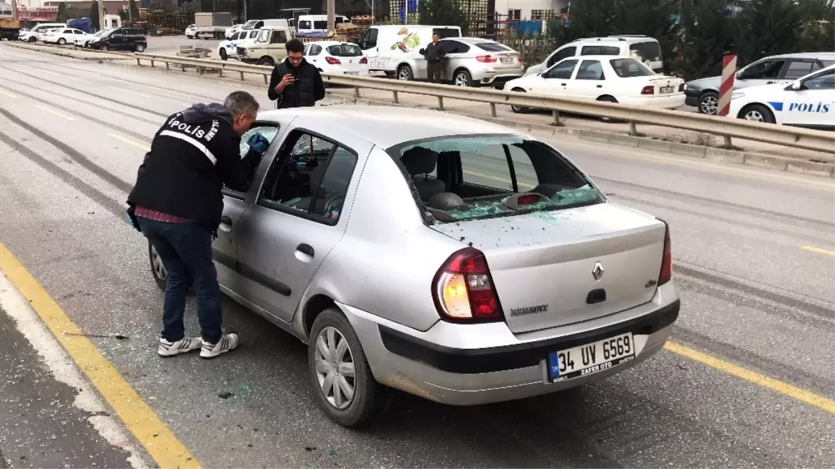 Kırmızı Işıkta Yola Atladı, Canından Oldu