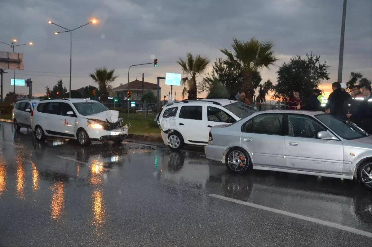 Saruhanlı\'da Yağmur Kaza Getirdi