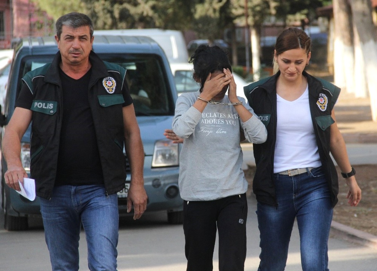 Topuz Yaptığı Saçına 32 Paket Eroin Sakladı