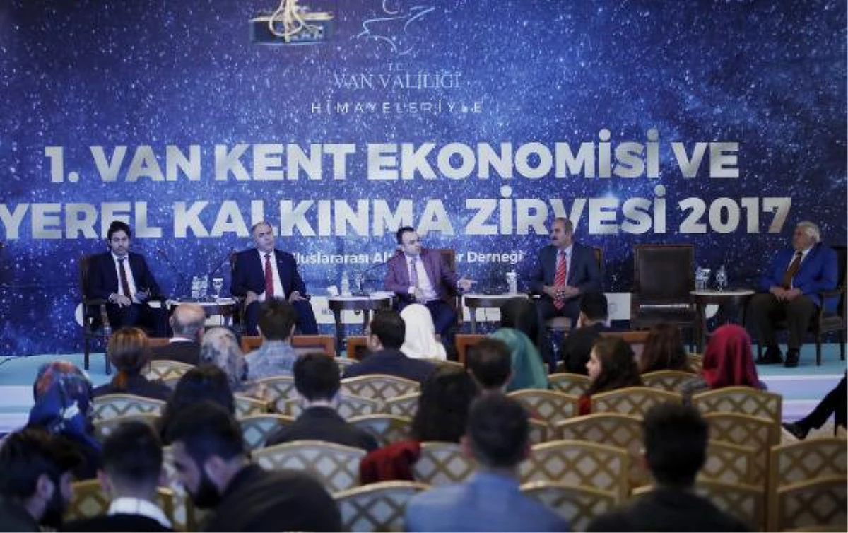 Van\'daki Ekonomi Zirvesinde Türkiye-İran İlişkileri Konuşuldu
