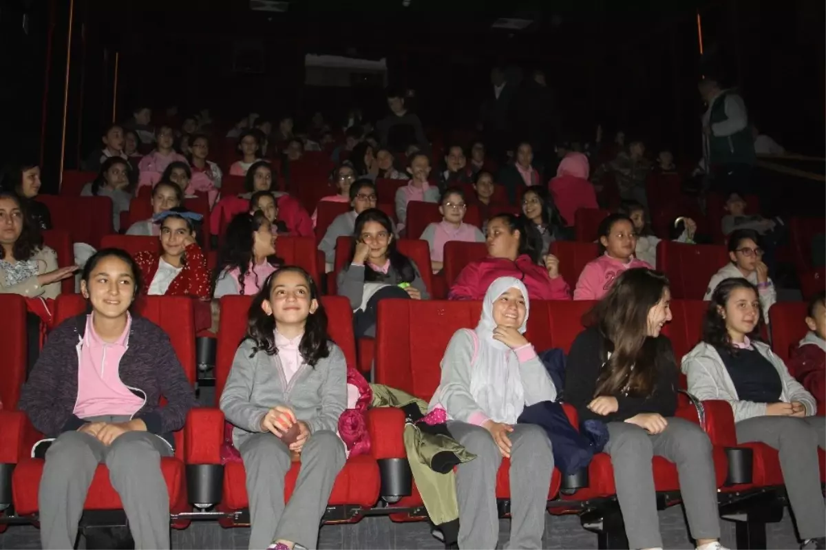 3 Bin 300 Öğrenci Sinema ile Buluşacak