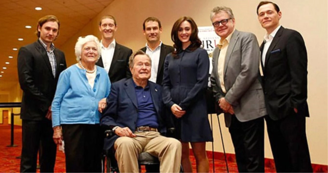 ABD\'li Oyuncudan, Baba Bush Hakkında Bomba İddia: Tekerlekli Sandalyesinden Arkama Dokundu