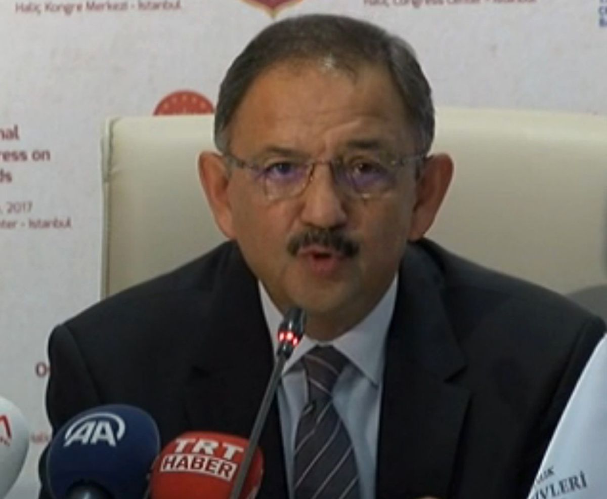 Bakan\'dan Deprem Açıklaması: Evi Yıkılan Her Vatandaşı...