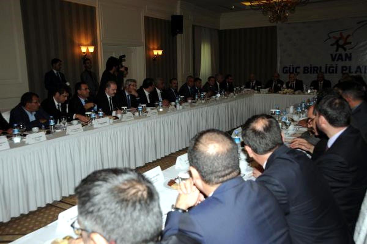Bakan Özlü: Van\'ın Potansiyelini Keşfetmemiz Lazım (2)