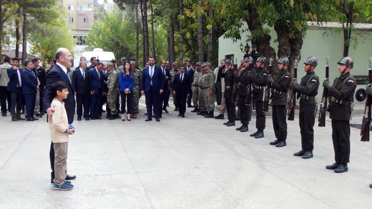 Bakan Soylu Diyarbakır\'da Güvenlik Toplantısına Katıldı