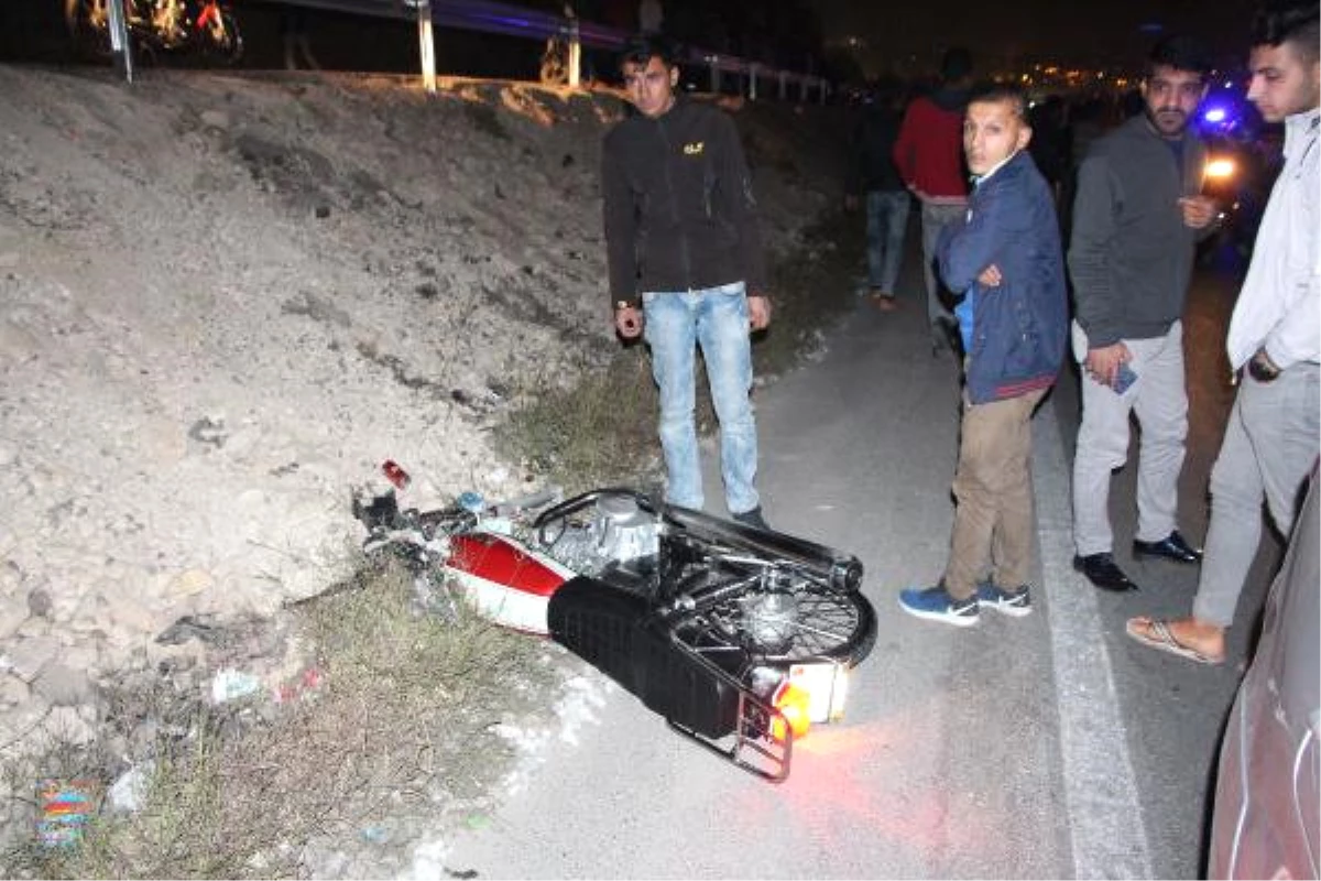 Bariyerlere Çarpan Motosikletin Sürücüsü Öldü