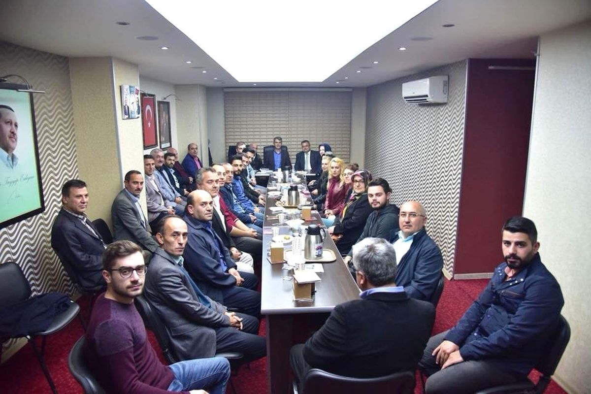 Başkan Yağcı AK Parti Merkez İlçe Yönetim Kurulu Toplantısına Katıldı