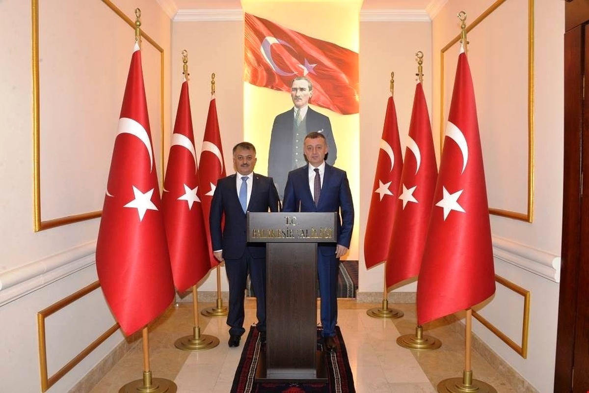 Bilecik Valisi Büyükakın, Vali Ersin Yazıcı\'yı Ziyaret Etti