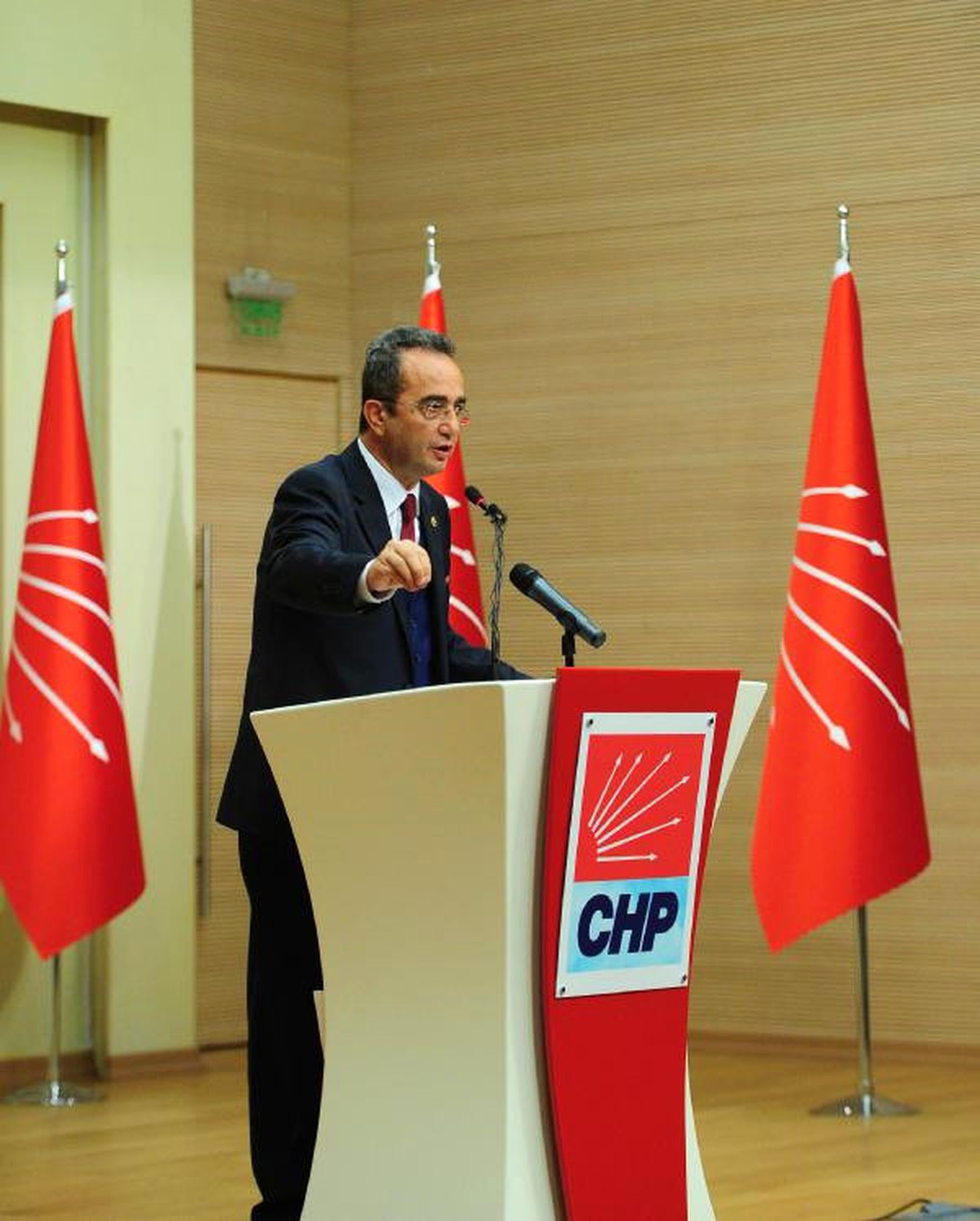 CHP\'li Tezcan: Belediye Meclislerinde Boşalan Belediye Başkanlıklarına Aday Göstermeyeceğiz