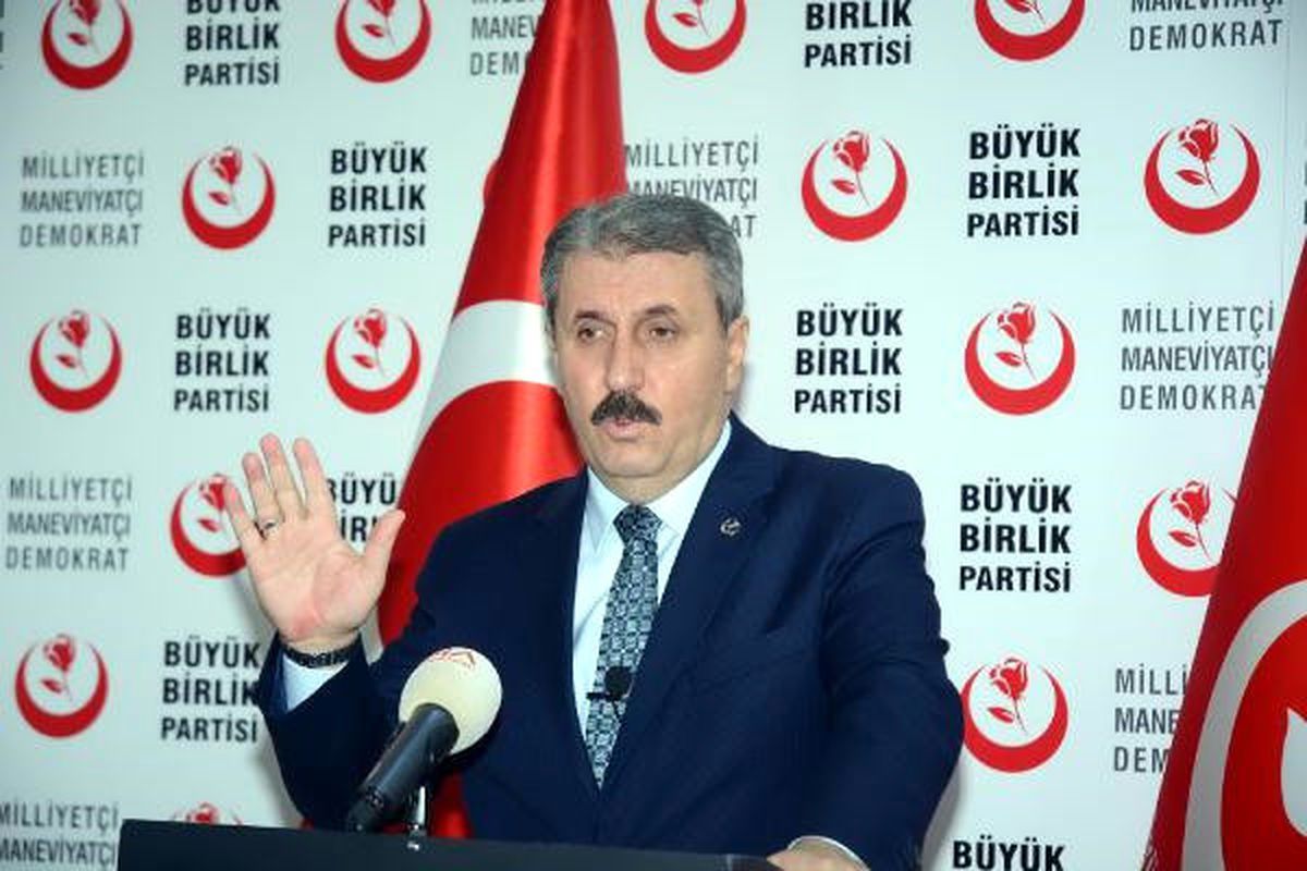 Destici\'den Erken Seçim Açıklaması