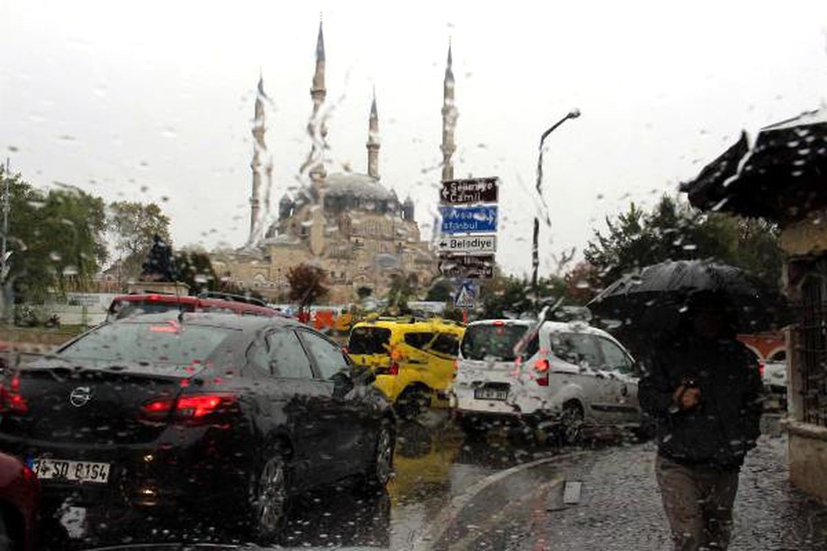 Edirne\'de Yağmur Etkili Oldu