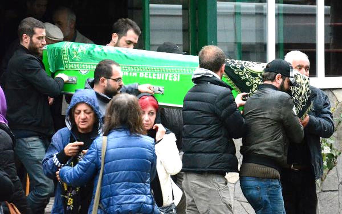 Eylem Gülçin Kanık\'ın Cenazesini Annesi Aldı (2)
