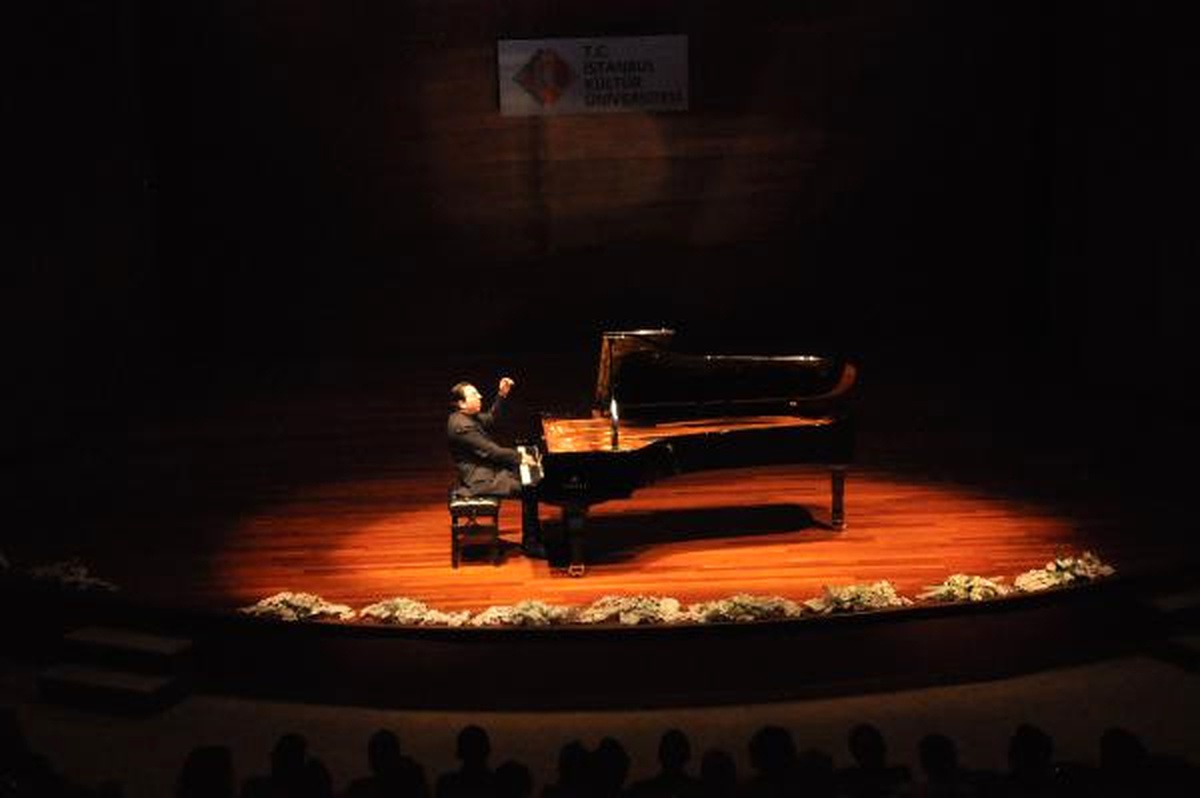 Fazıl Say, İkü\'de Dinleyicileri Büyüledi