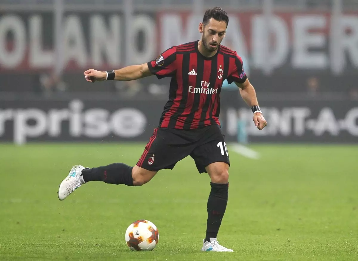 Hakan Çalhanoğlu Seria A\'daki İlk Golünü Attı