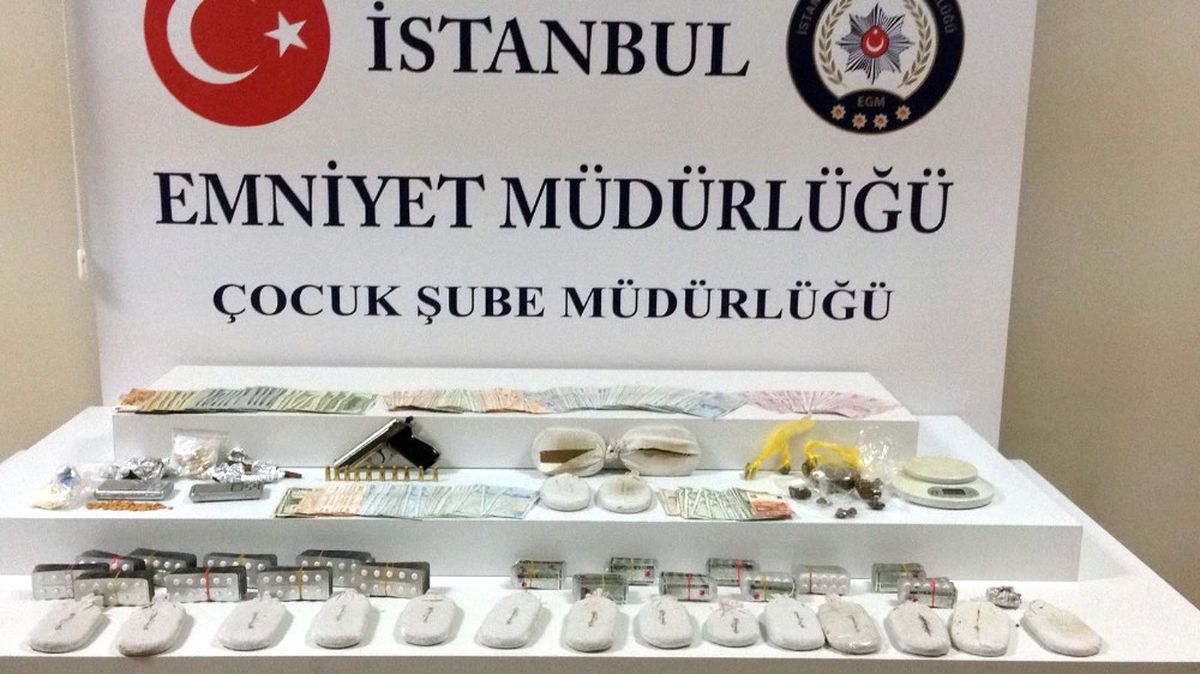 İstanbul\'da Zehir Tacirlerine Operasyon: 18 Gözaltı