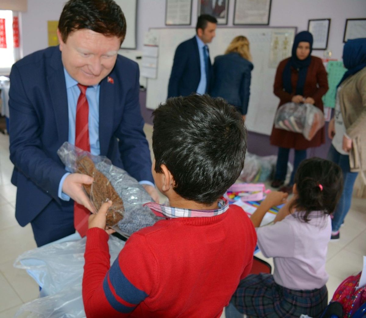 Kdz. Ereğli Belediyesi\'nden İhtiyaç Sahipleri Öğrencilere Yardım