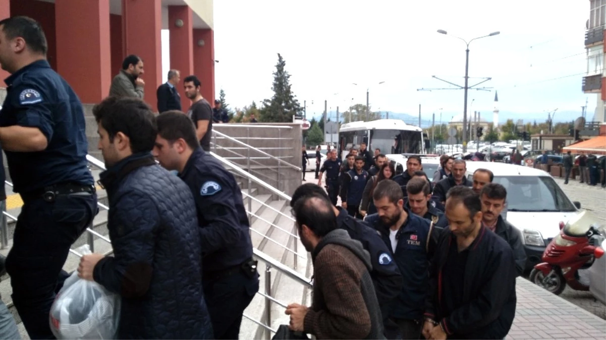Kocaeli\'de Fetö\'den Gözaltına Alınan 7 Polis Tutuklandı