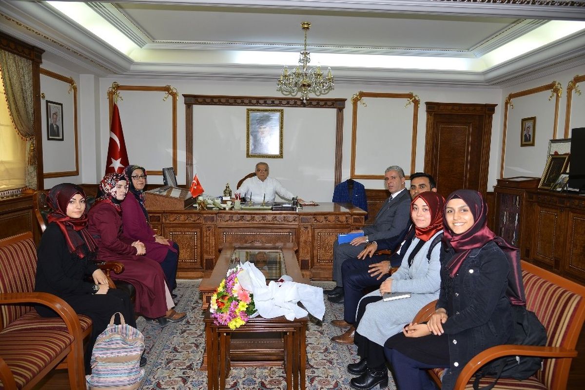 Şehit Aileleri Derneği Vali Şentürk\'ü Ziyaret Etti
