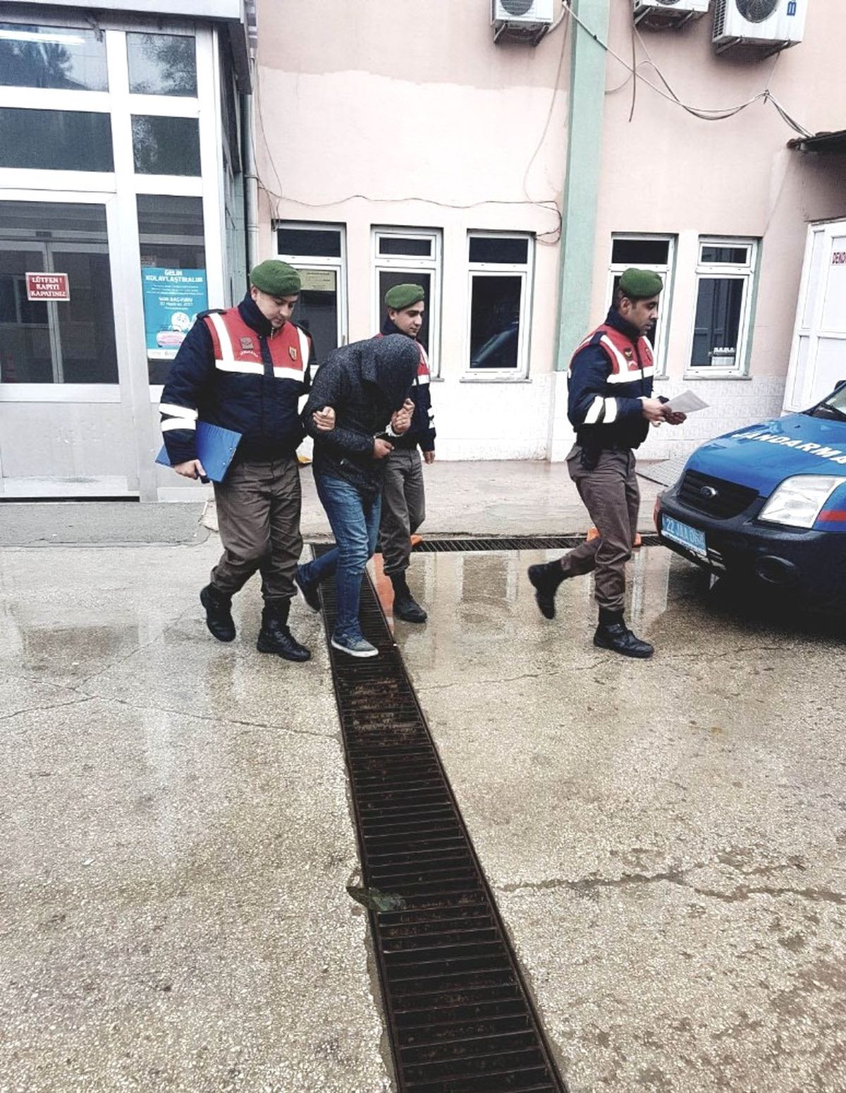 Uyuşturucu Parası İçin Eşini Tehdit Etti