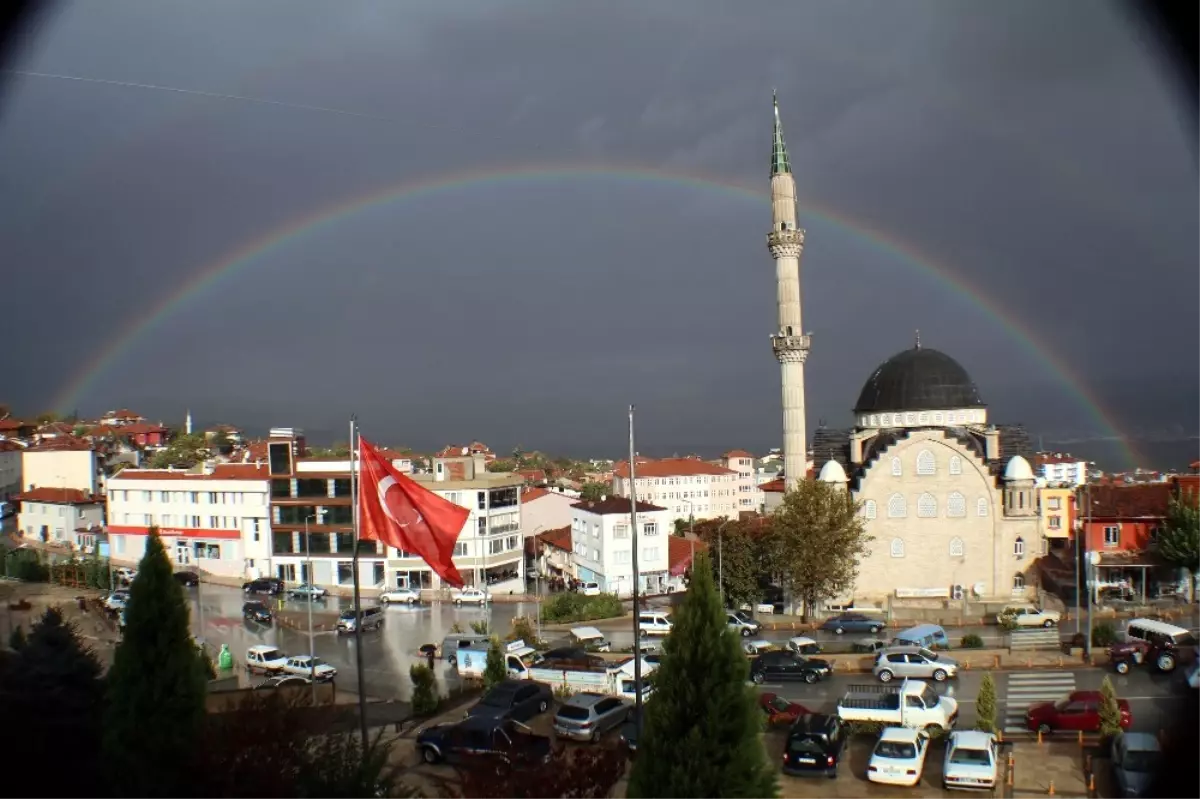 Yağmur Sonrası Gök Kuşağı Güzelliğ