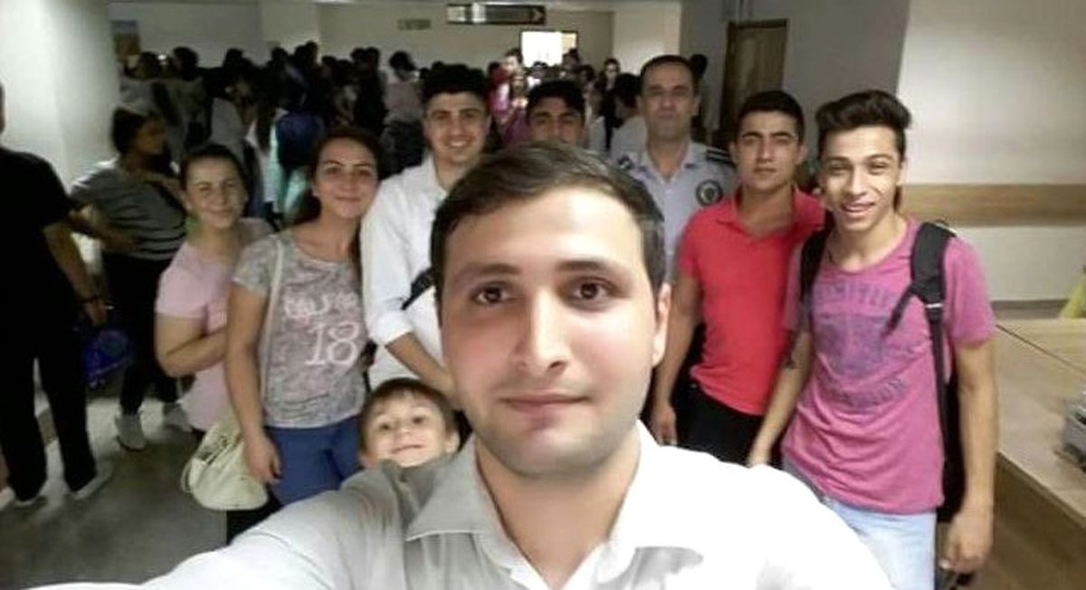 Yanlış Kayıt Yapan Memuru Bıçakladı