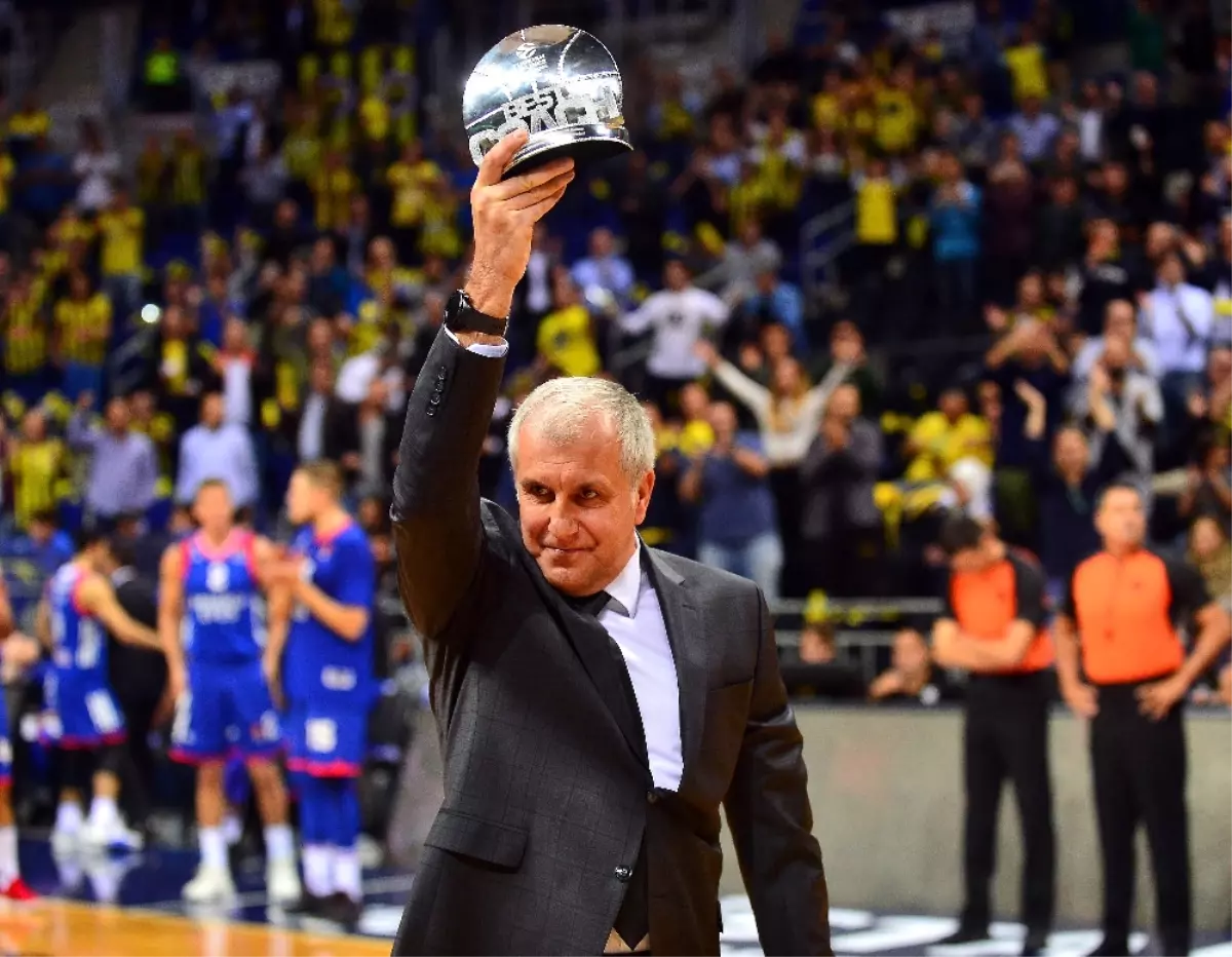 Yılın Koçu Ödülü Obradovic\'in