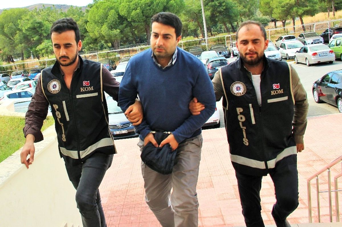 Yunanistan\'a Kaçmaya Çalışan Müsteşar Tutuklandı